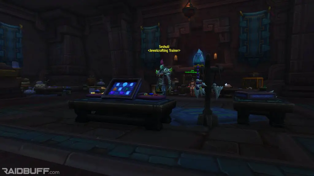 An image of Seshuli, the Zandalari Jewelcrafting Trainer within the Hall of Glimmers in Dazar'alor